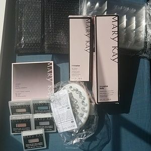 MaryKay Bundle! Moisturizer, eyeshadow, and more!